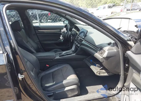 2018 Honda Accord Sport 2.0T z USA, uszkodzony, nr VIN 1HGCV2F30JA051815